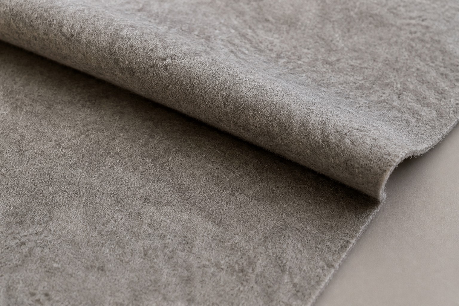felt fabric option for luxury suit bag lining and protection